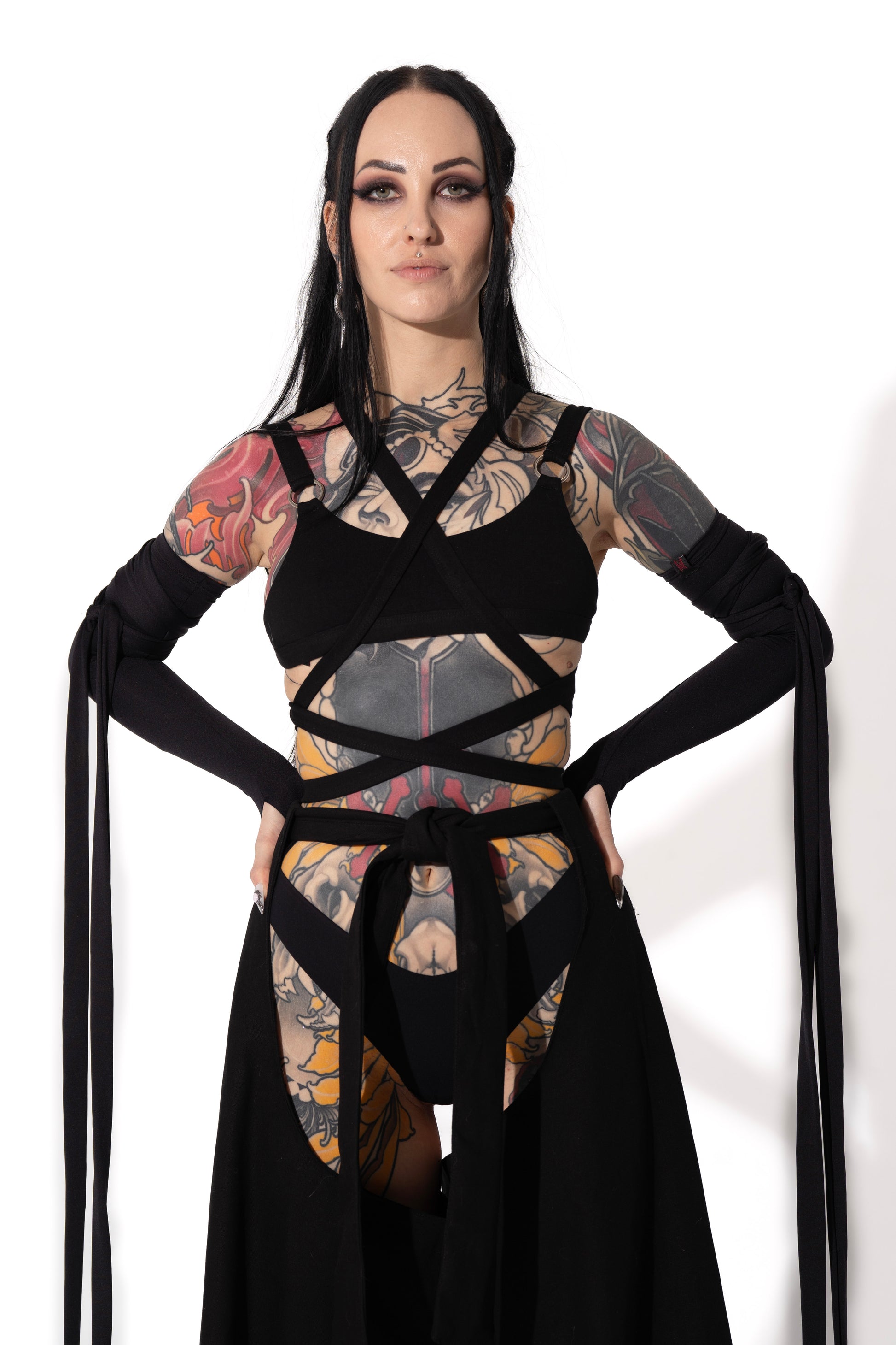 STRAP CROP TOP