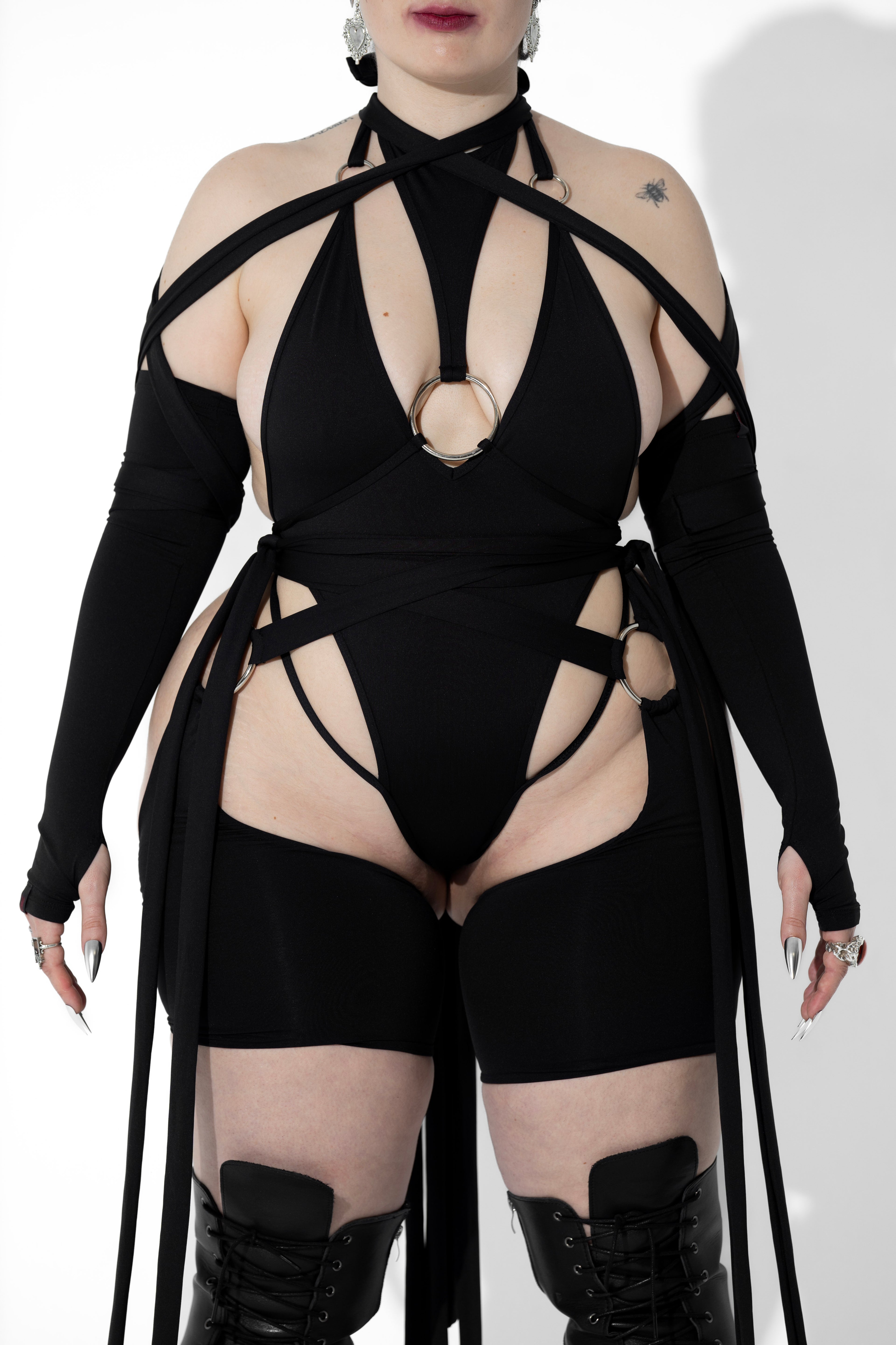 RESTRAIN GARTERS