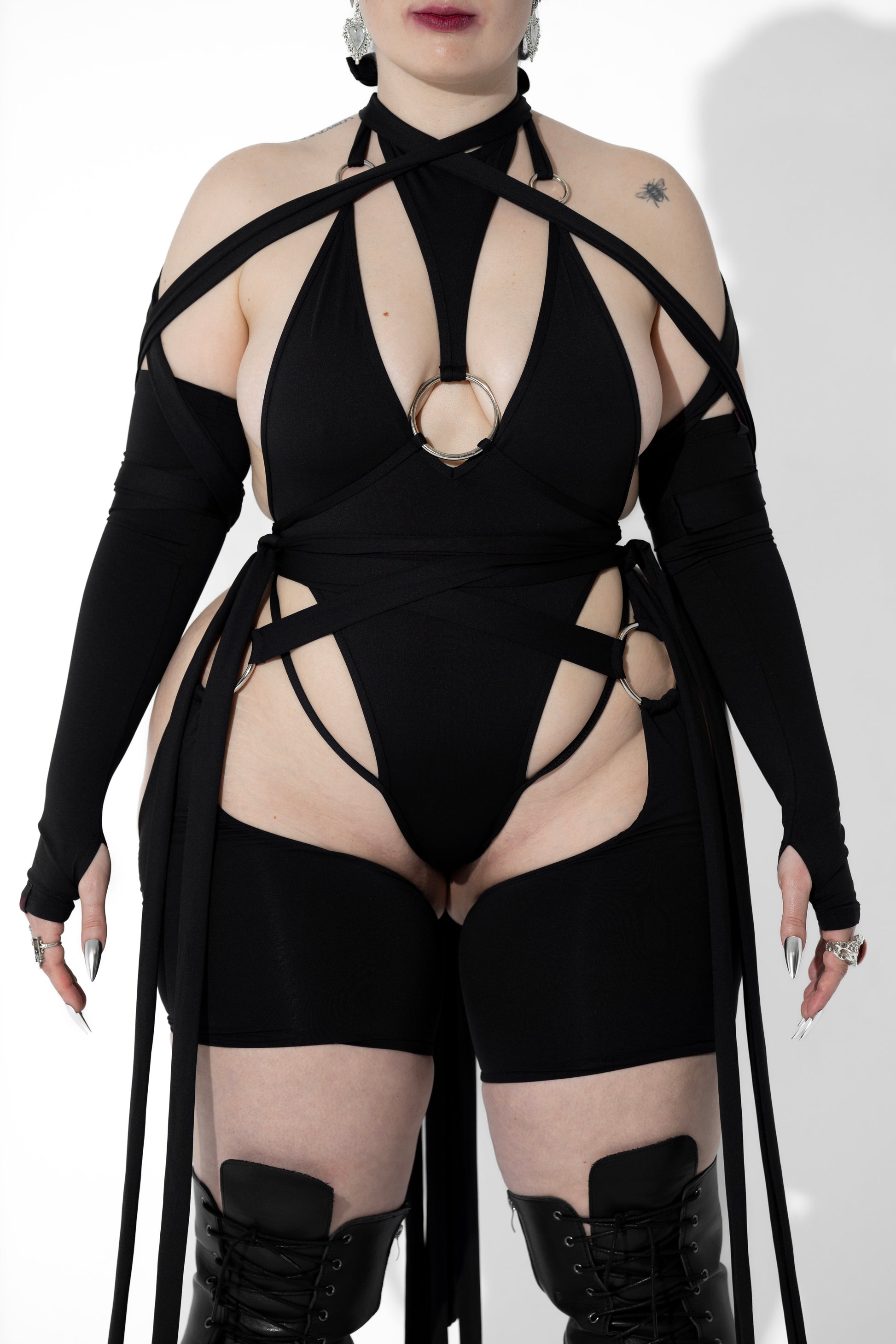 RESTRAIN GARTERS